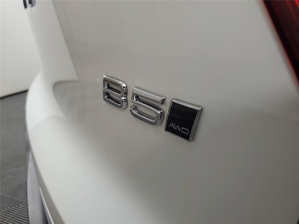 Certified 2026 Volvo XC40 B5 Plus SUV