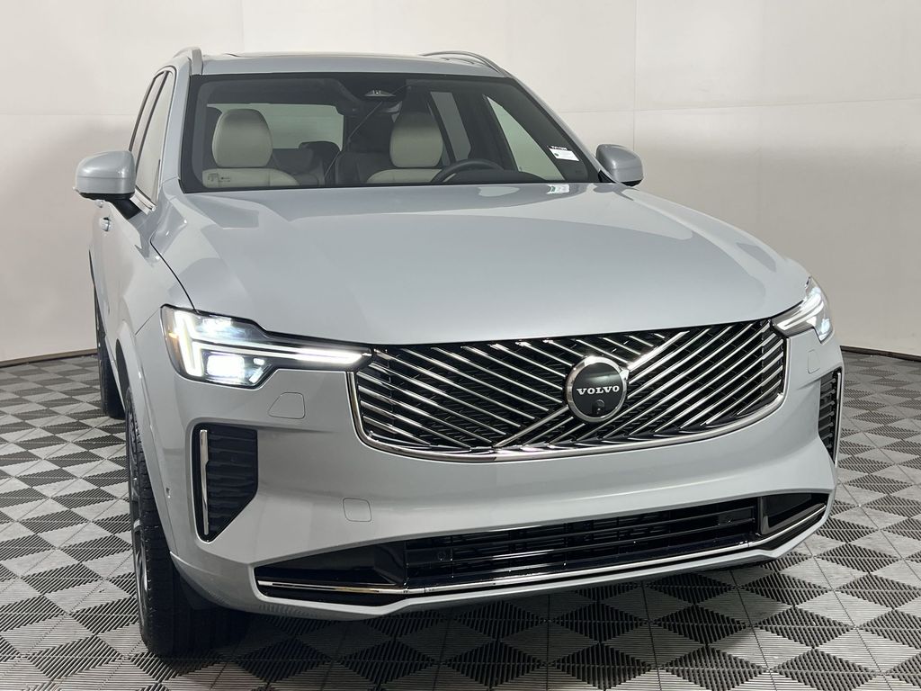 2026 Volvo XC90 Plus photo 2