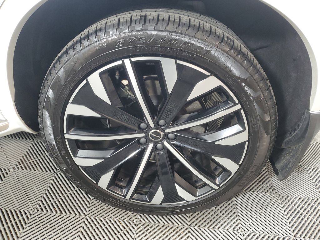 2025 Volvo XC90 Core - Photo 13