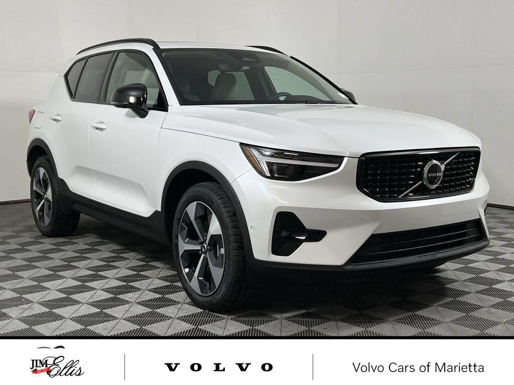 New 2026 Volvo XC40 B5 Plus SUV