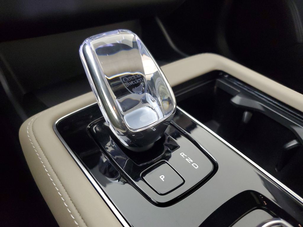 2026 Volvo XC90 Plus - Photo 33