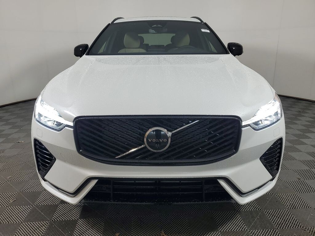 New 2026 Volvo XC60 plug-in hybrid T8 Plus SUV