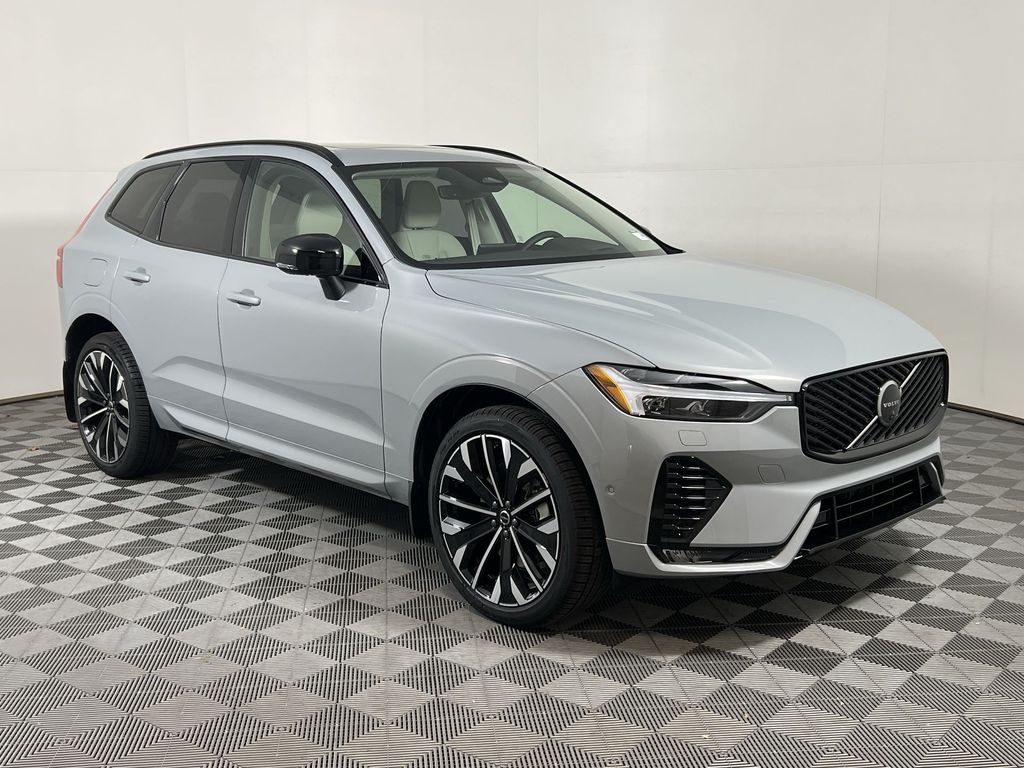 2026 Volvo XC60 B5 photo 2