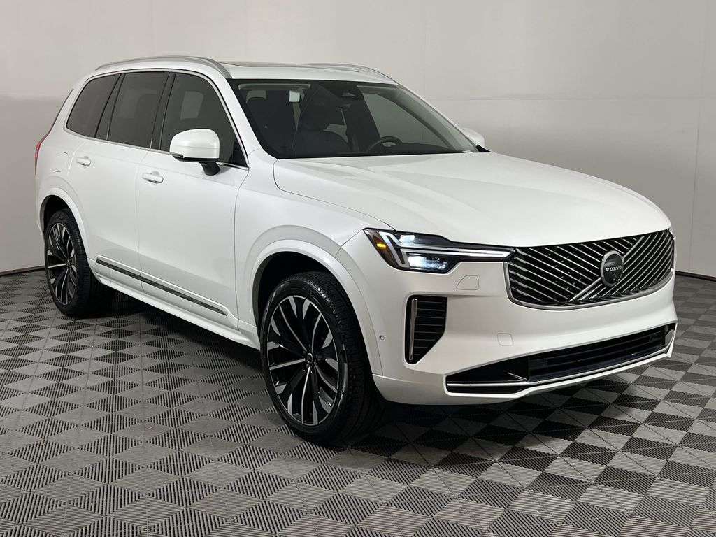 2025 Volvo XC90 B5 Plus photo 2