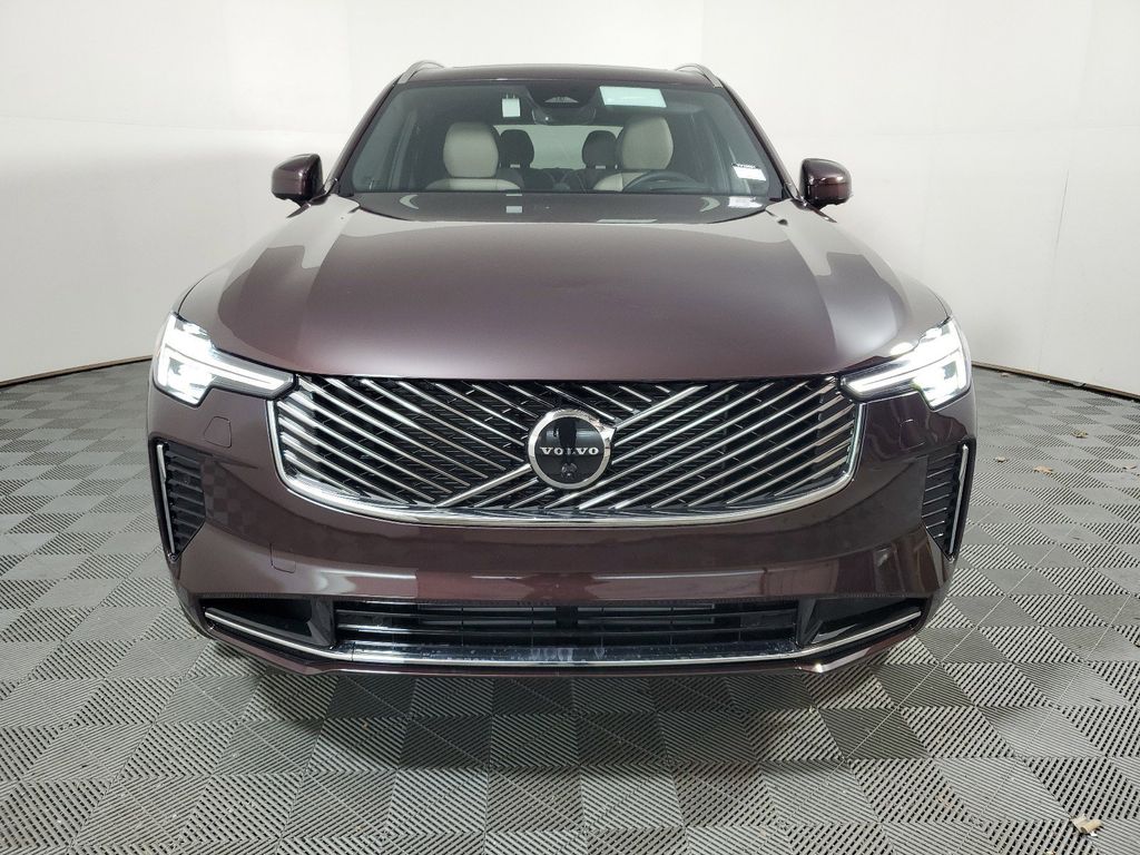 2025 Volvo XC90 T8 photo 2