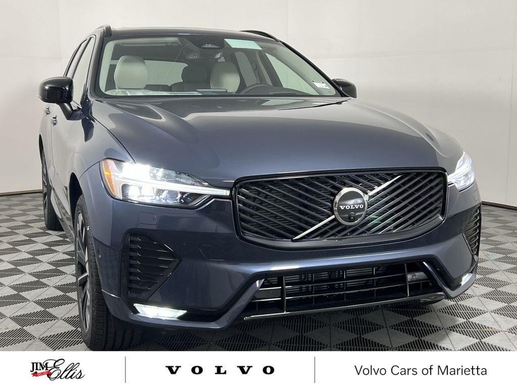 2026 Volvo XC60 B5 photo 2