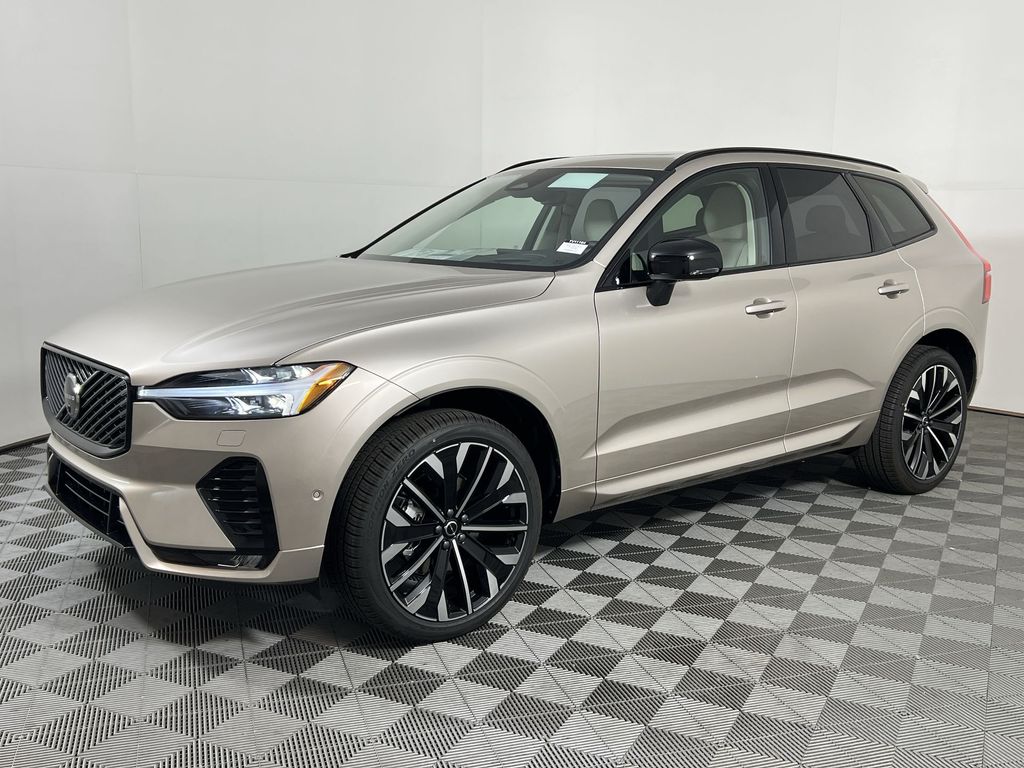 2026 Volvo XC60 B5 photo 4
