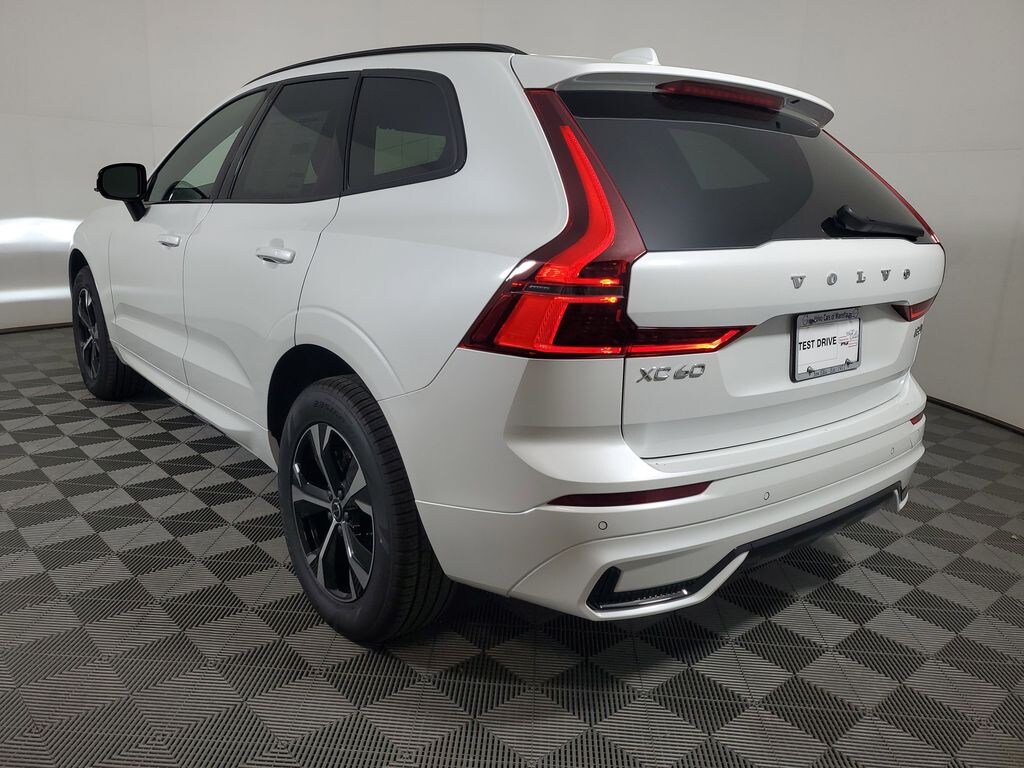 New 2026 Volvo XC60 B5 Core SUV