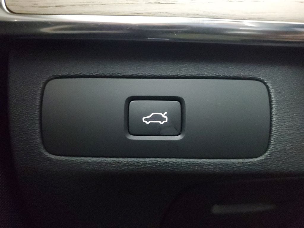 2026 Volvo XC90 Plus - Photo 37