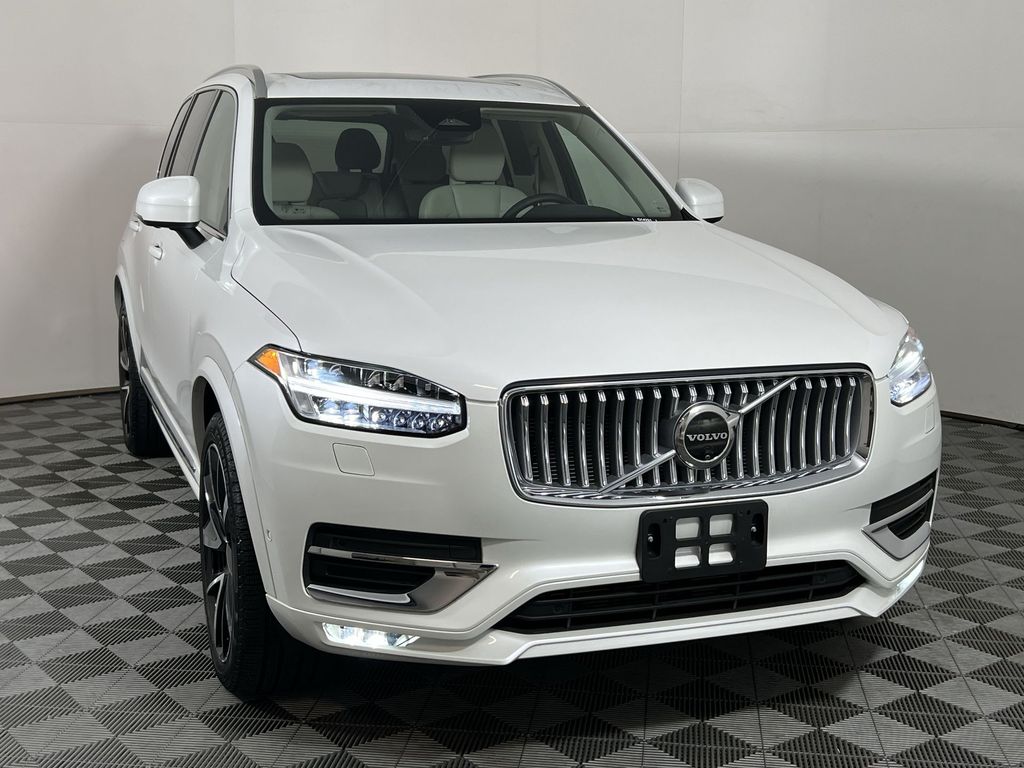 2024 Volvo XC90 Plus photo 3