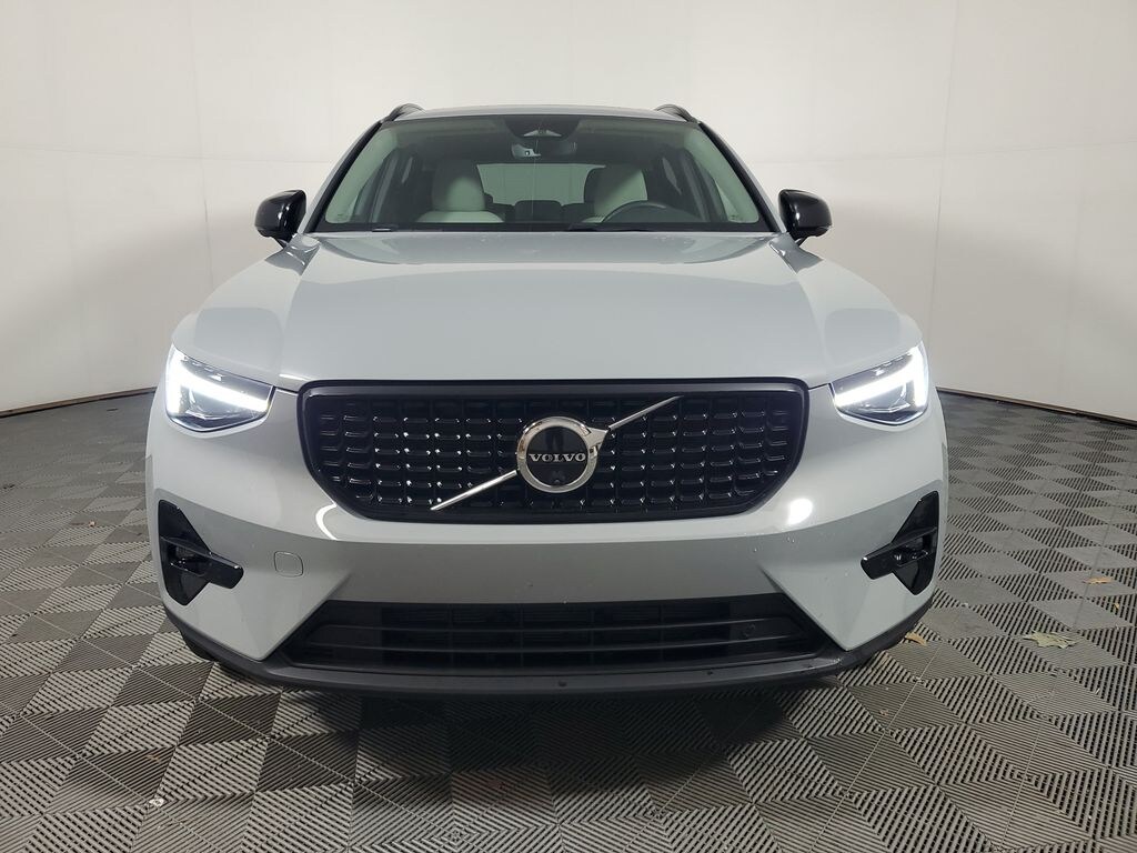 Used 2026 Volvo XC40 B5 Plus SUV