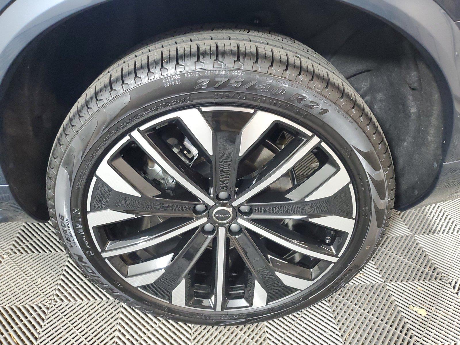 2026 Volvo XC90 Plus - Photo 11