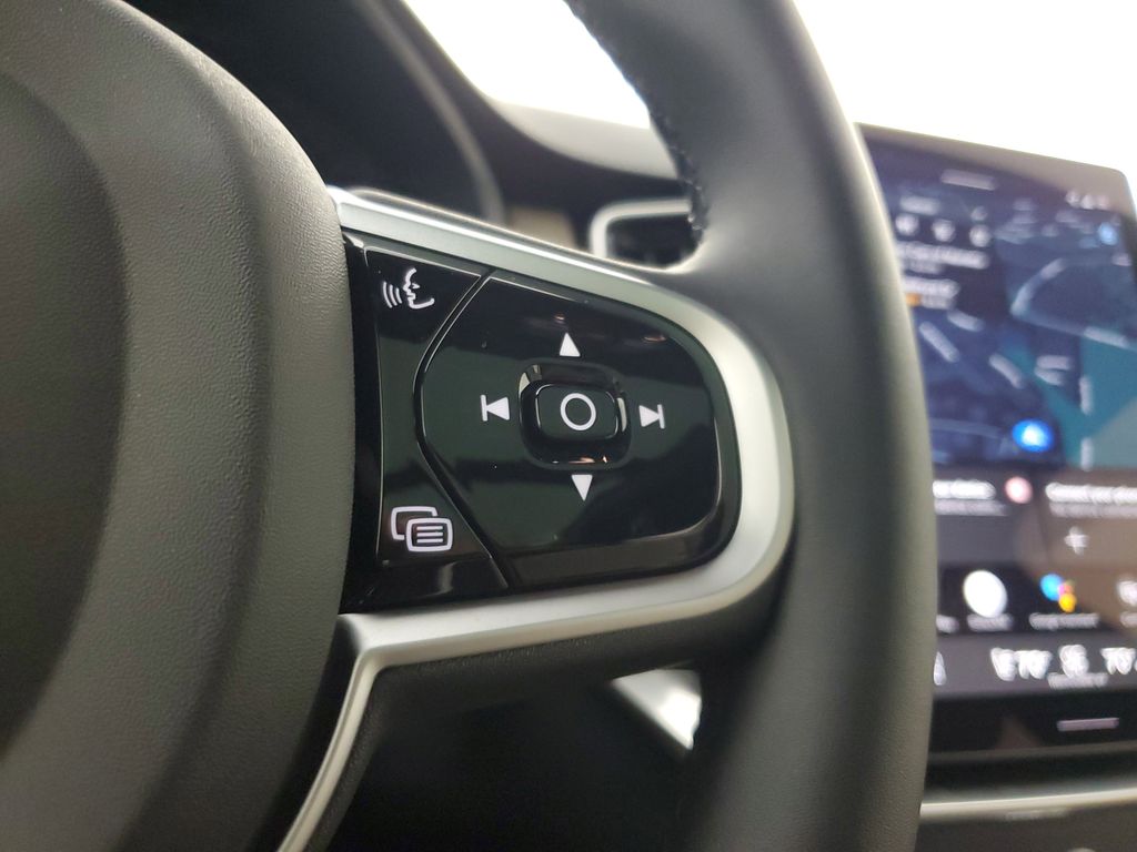 2026 Volvo XC90 Plus - Photo 26