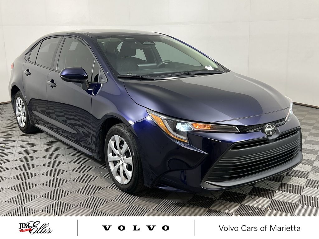 2023 Toyota Corolla LE photo 2