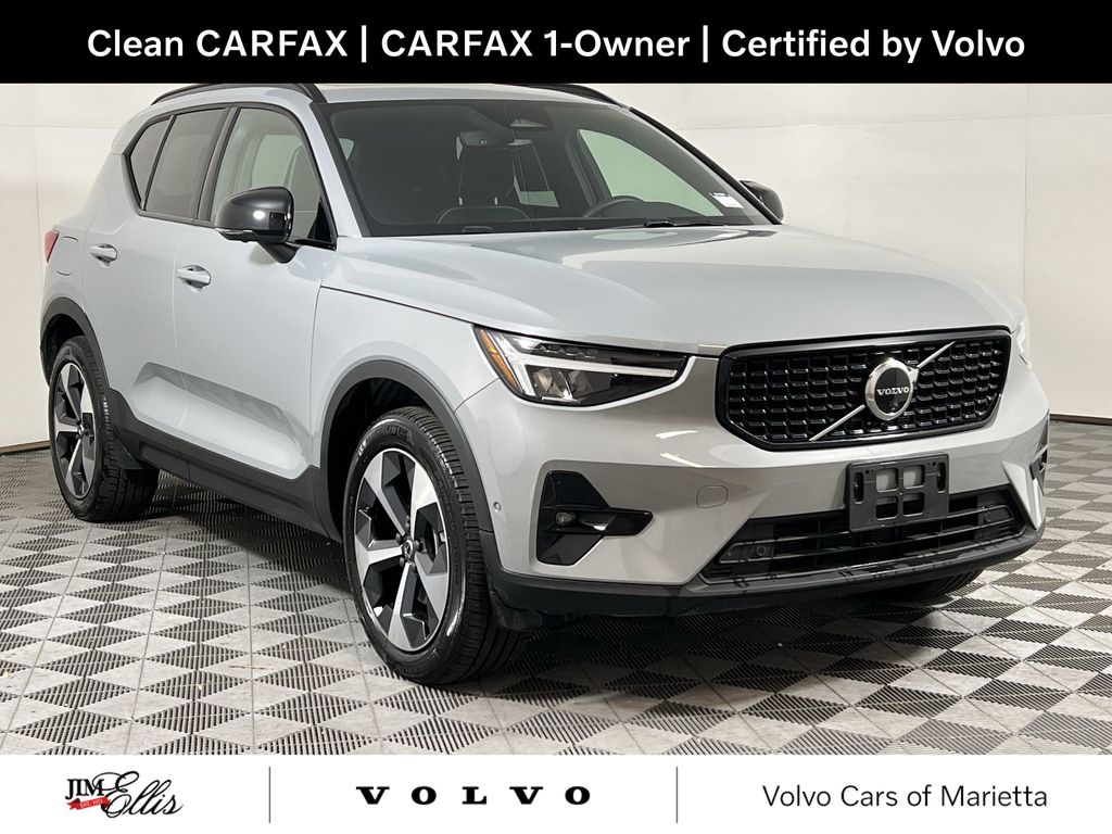 2025 Volvo XC40 Plus