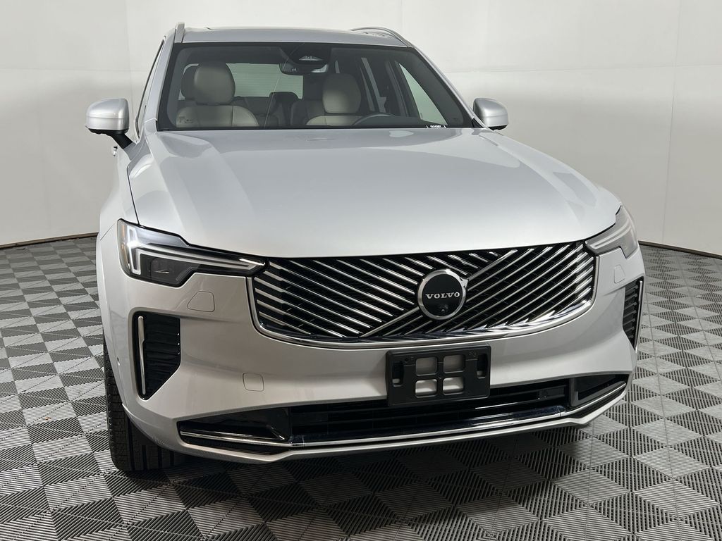 2025 Volvo XC90 Plus photo 3