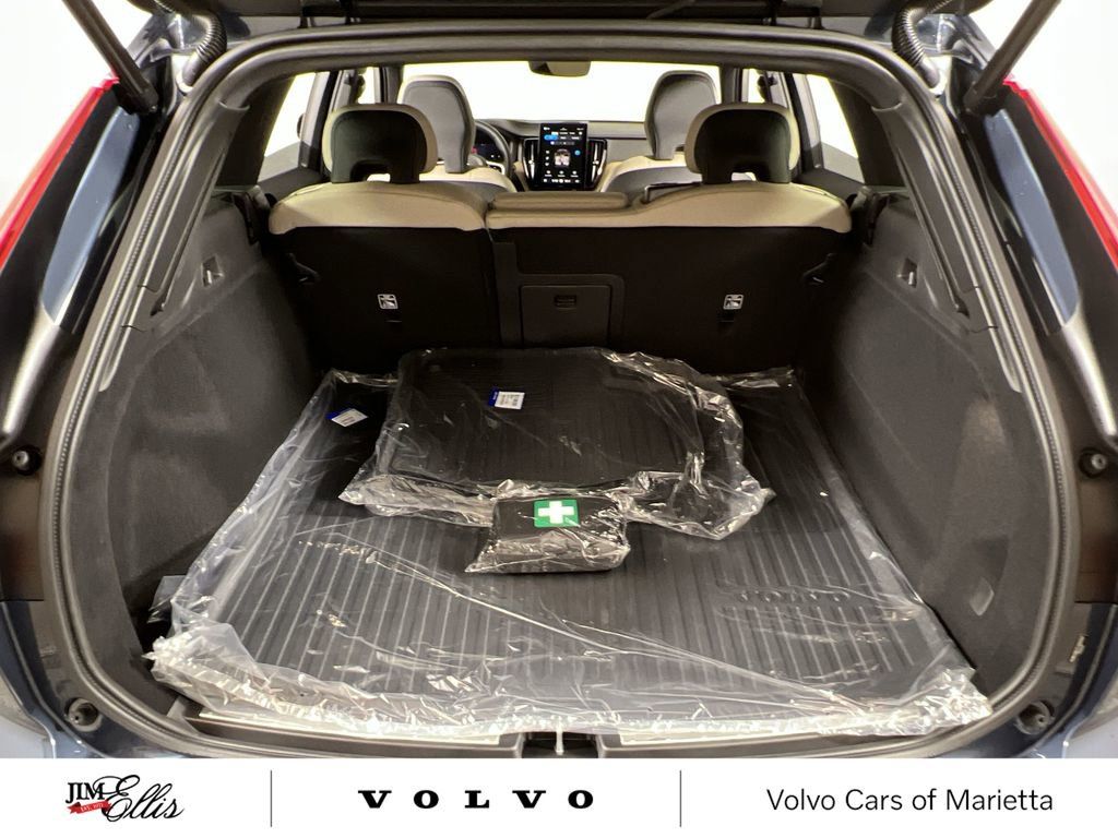 2026 Volvo XC60 Plus - Photo 21