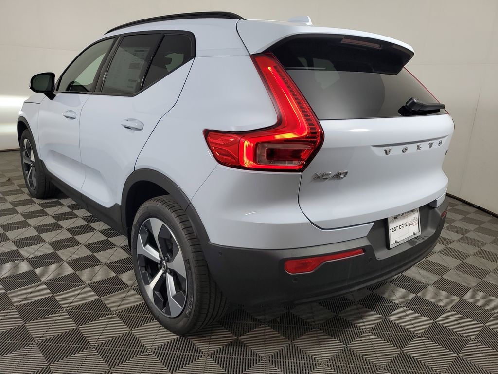 New 2026 Volvo XC40 B5 Plus SUV