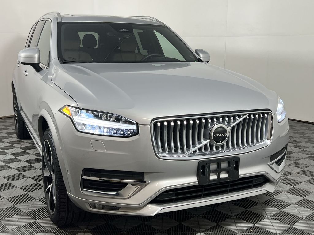 2024 Volvo XC90 B5 Plus photo 3