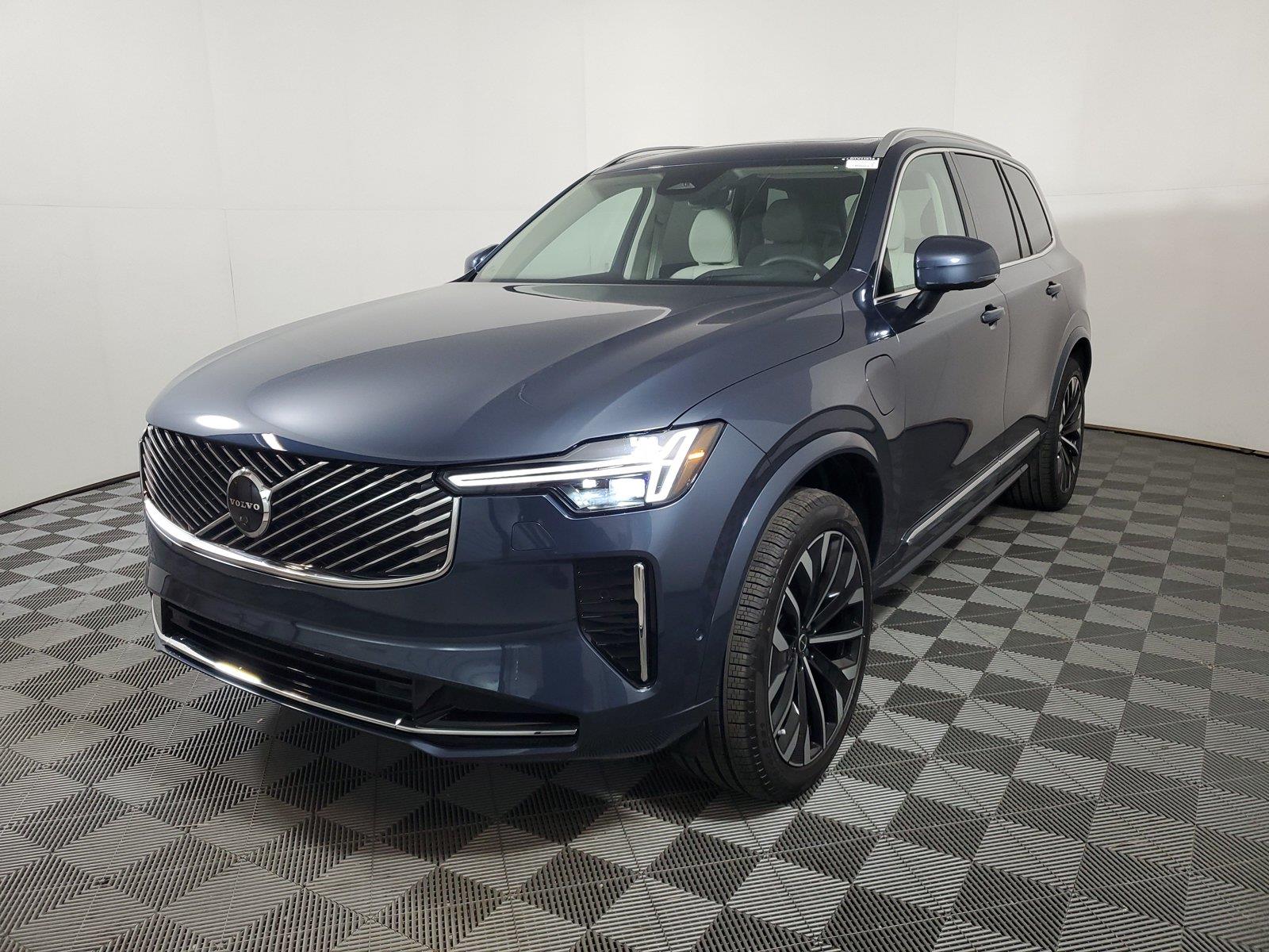 New 2026 Volvo XC90 plug-in hybrid T8 Ultra 7-Seater SUV