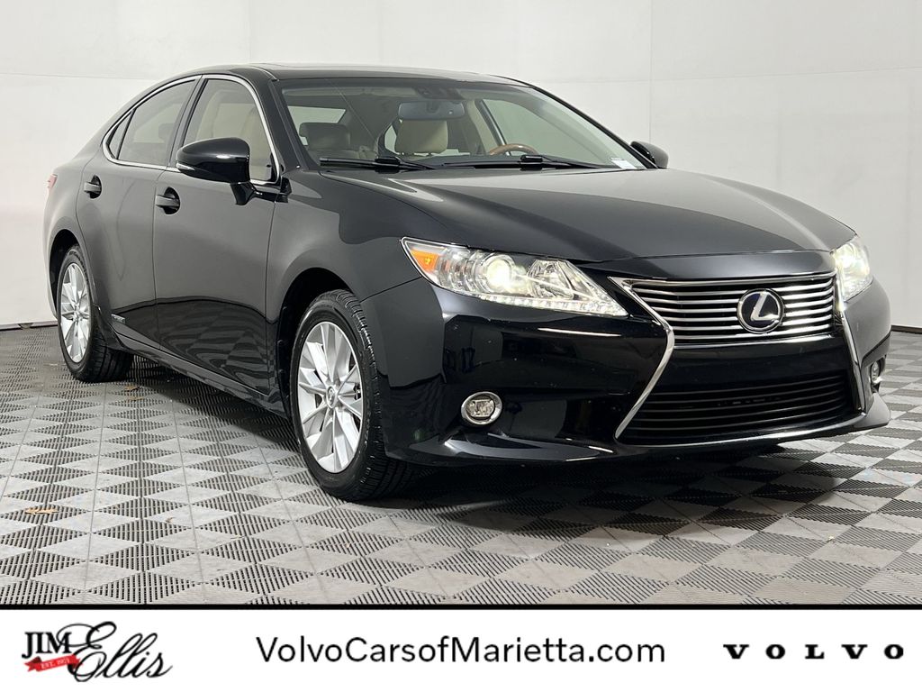 2014 Lexus ES 300h's photo