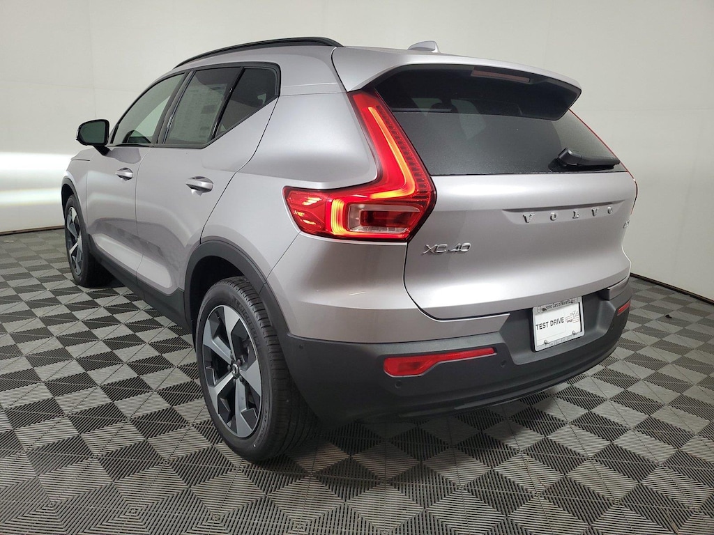 New 2026 Volvo XC40 B5 Plus SUV
