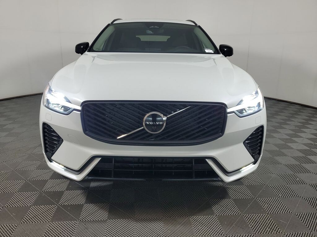 New 2026 Volvo XC60 B5 Plus SUV
