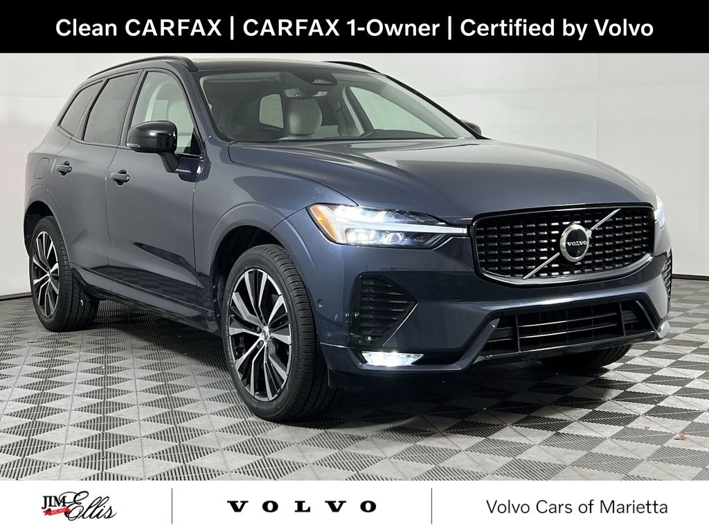 2023 Volvo XC60 Plus's photo