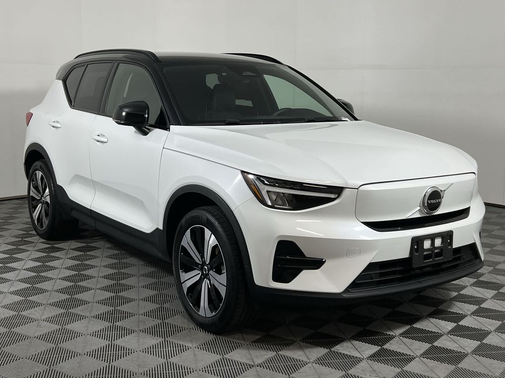 2023 Volvo XC40 Recharge Core photo 2