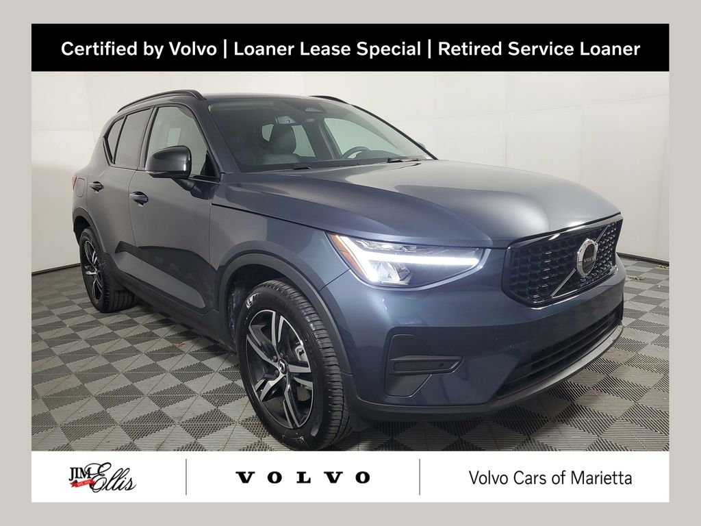 2026 Volvo XC40 B5 Core Dark AWD's photo