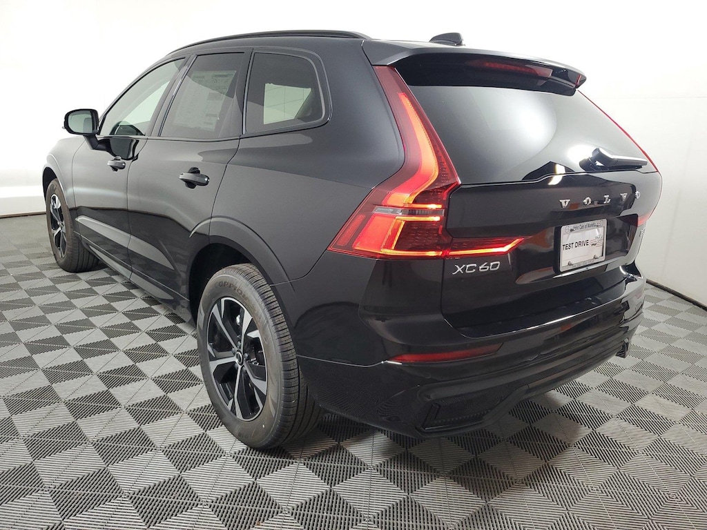 New 2026 Volvo XC60 B5 Core SUV
