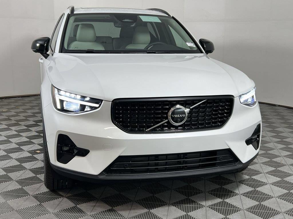 Used 2026 Volvo XC40 B5 Plus SUV