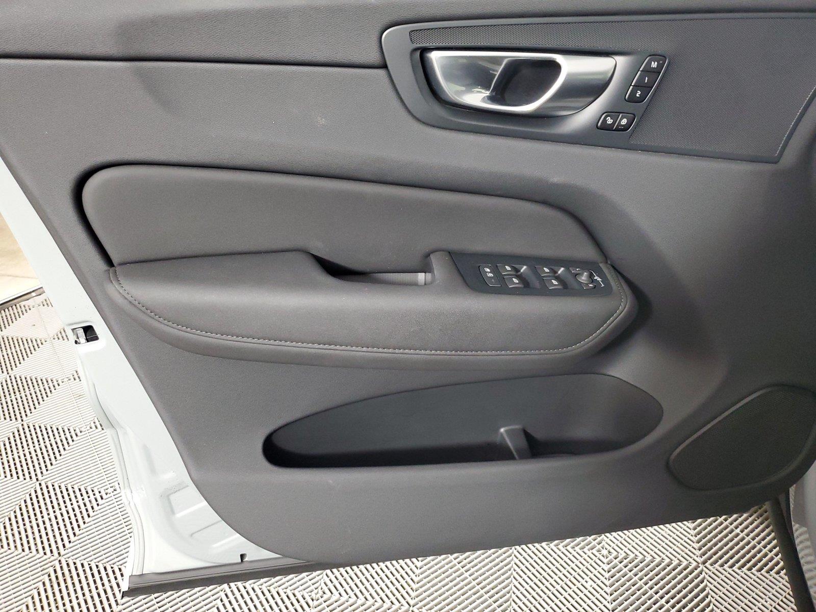 2026 Volvo XC60 Core - Photo 19