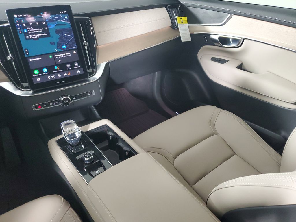 2025 Volvo XC90 Core - Photo 19