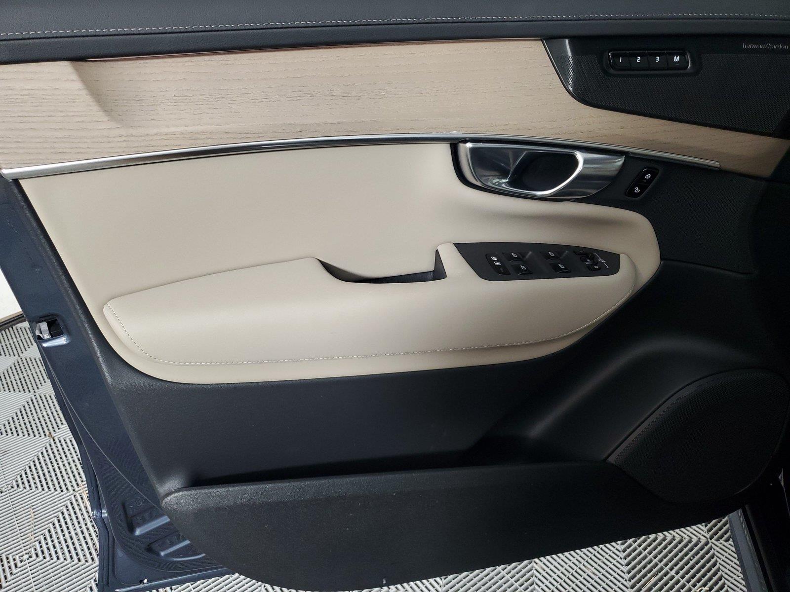 2026 Volvo XC90 Plus - Photo 19
