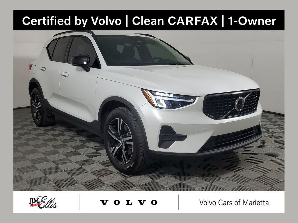 2026 Volvo XC40 B5 Core Dark AWD's photo