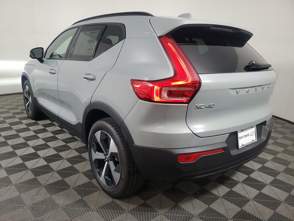 New 2026 Volvo XC40 B5 Plus SUV