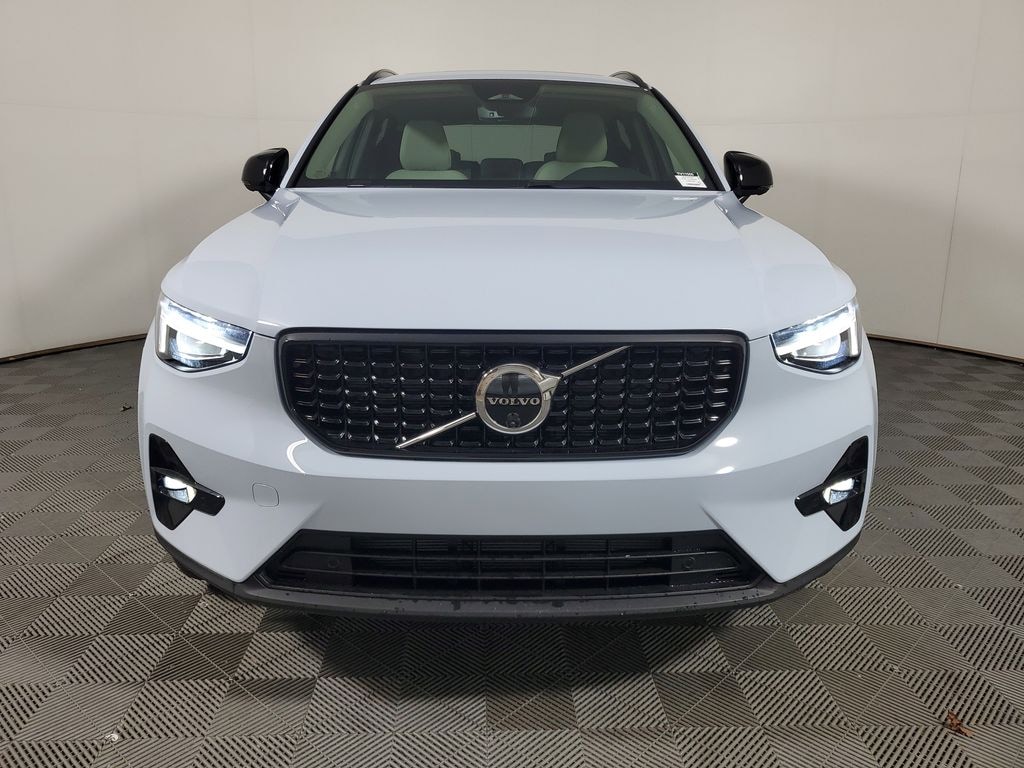 New 2026 Volvo XC40 B5 Plus SUV