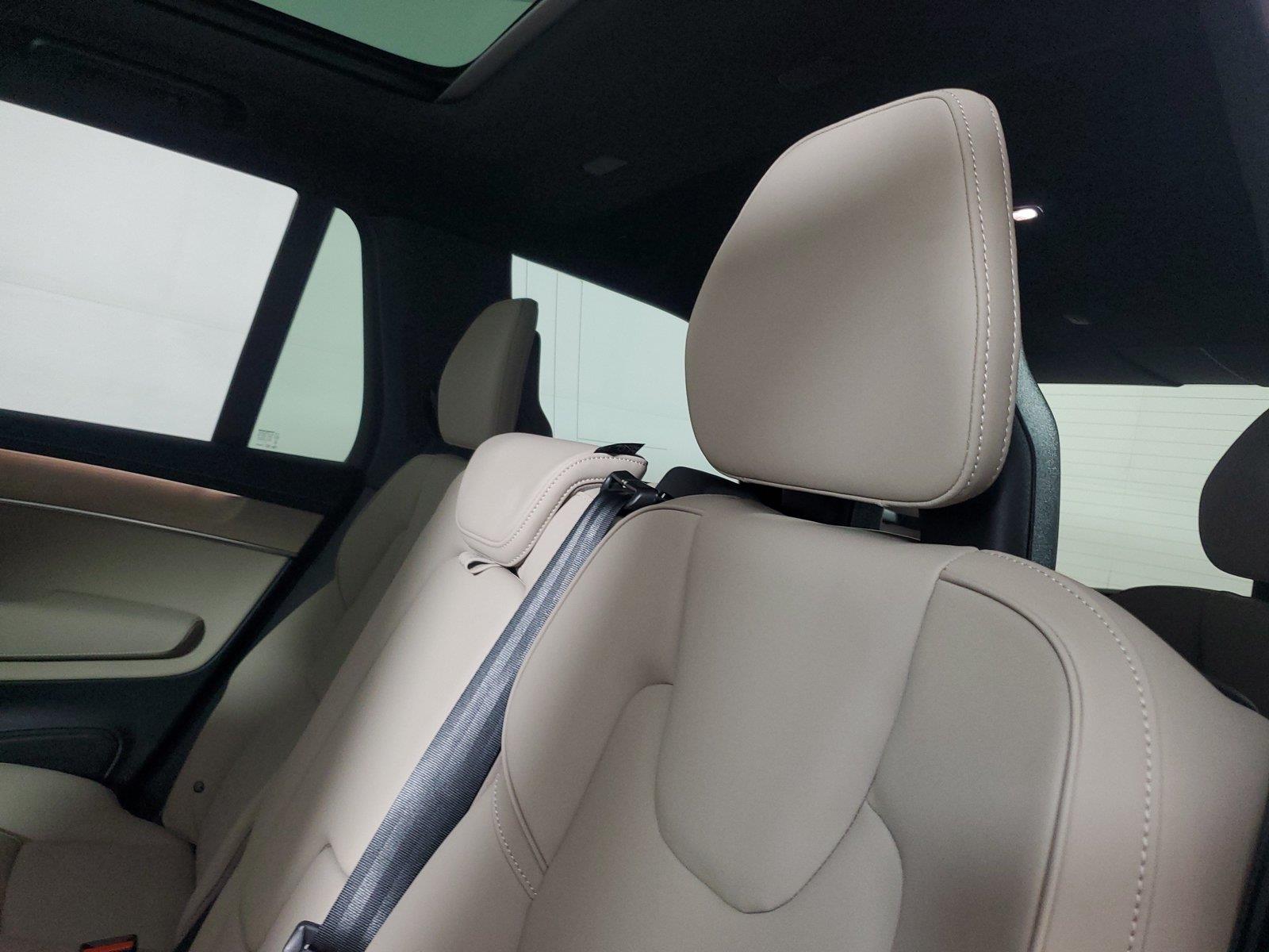 2026 Volvo XC90 Plus - Photo 13