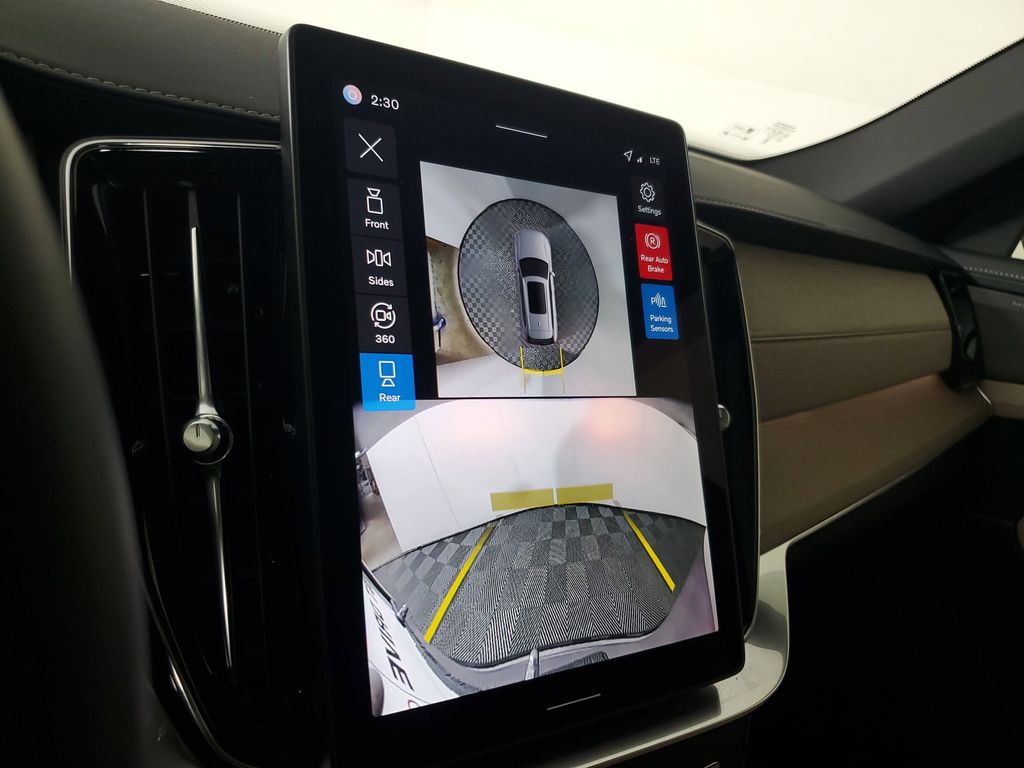 2026 Volvo XC90 Plus - Photo 29