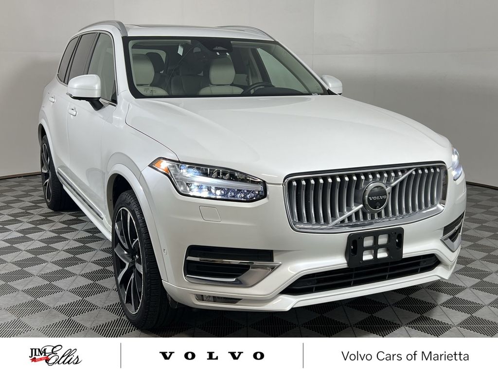 2024 Volvo XC90 Plus photo 3