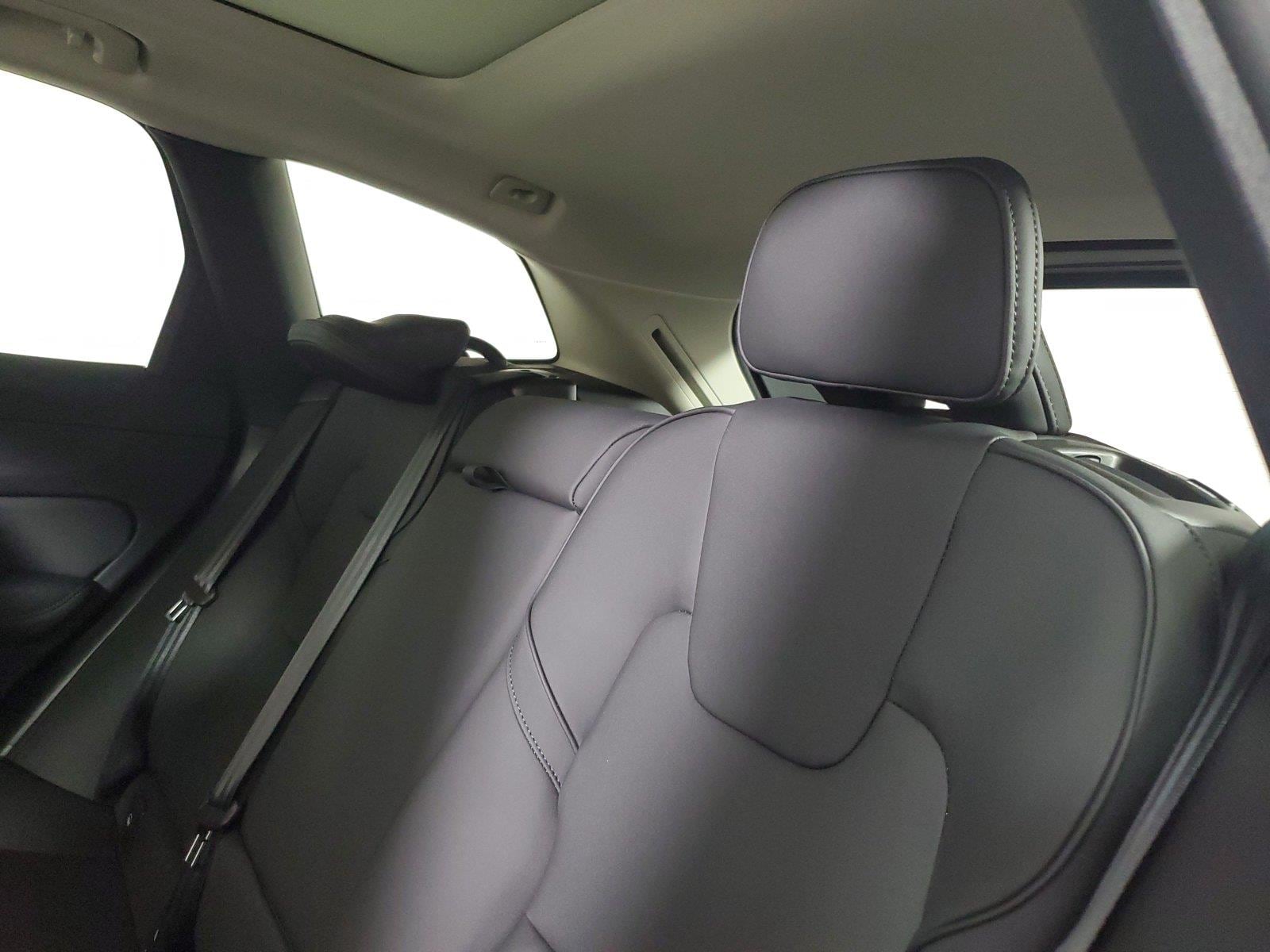 2026 Volvo XC60 Core - Photo 13