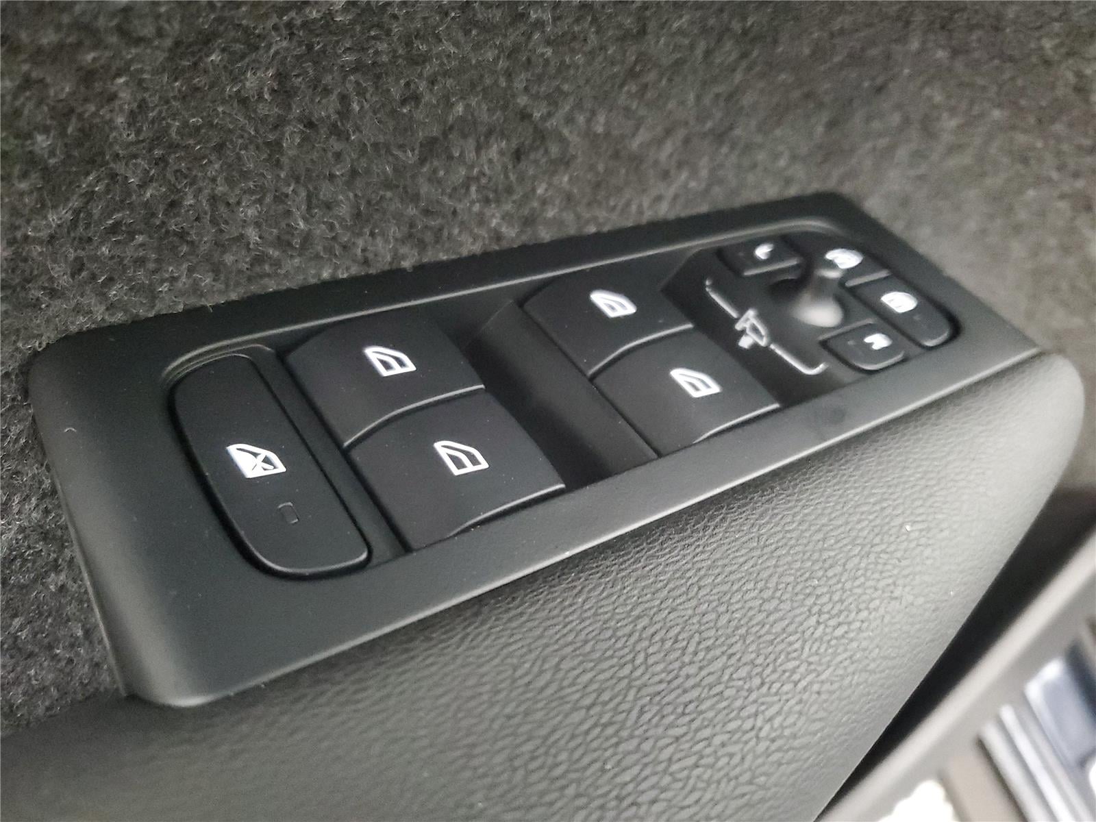 2026 Volvo XC40 Core - Photo 20