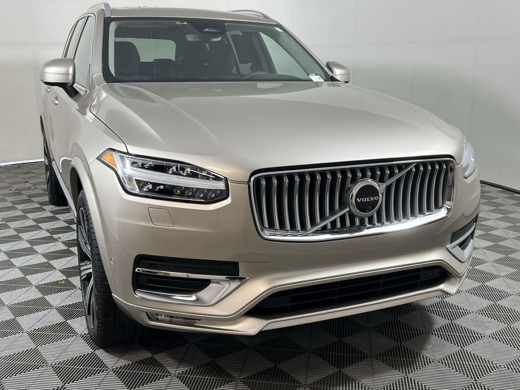 2024 Volvo XC90 Plus photo 3
