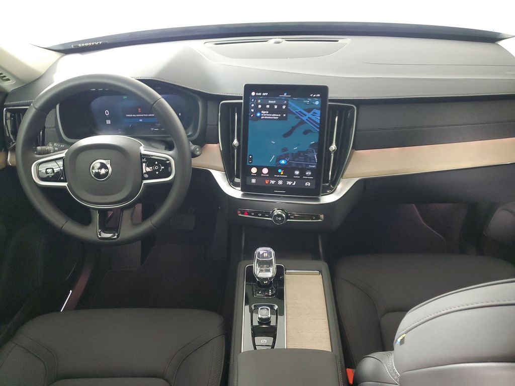 2025 Volvo XC90 Core - Photo 18