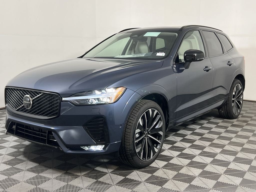 2026 Volvo XC60 B5 photo 3