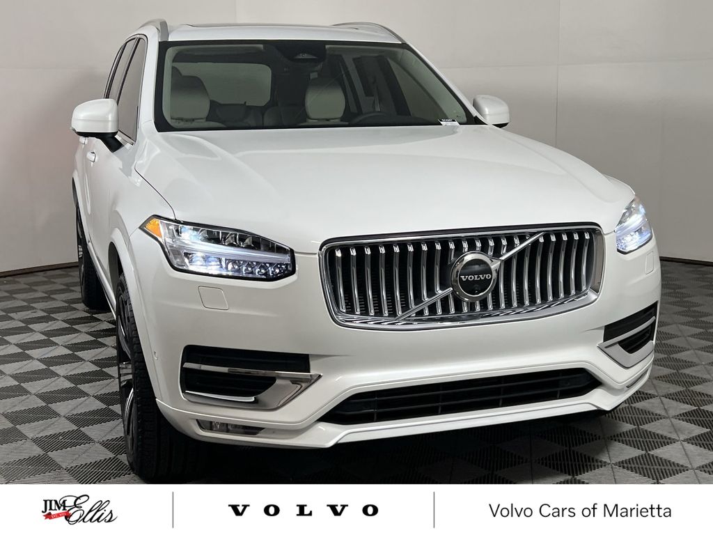 2024 Volvo XC90 B5 Plus photo 3