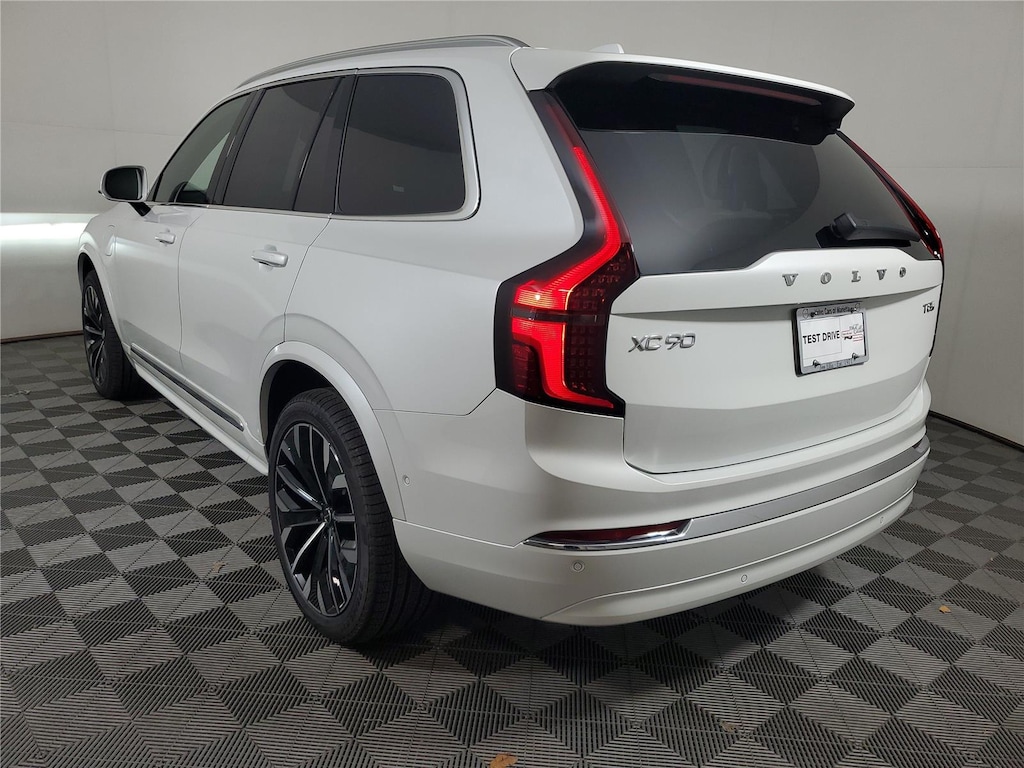 New 2026 Volvo XC90 plug-in hybrid T8 Plus 7-Seater SUV