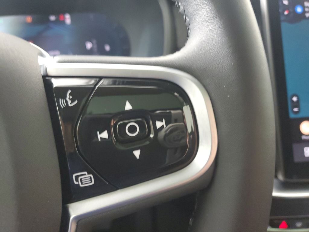 2025 Volvo XC90 Core - Photo 30