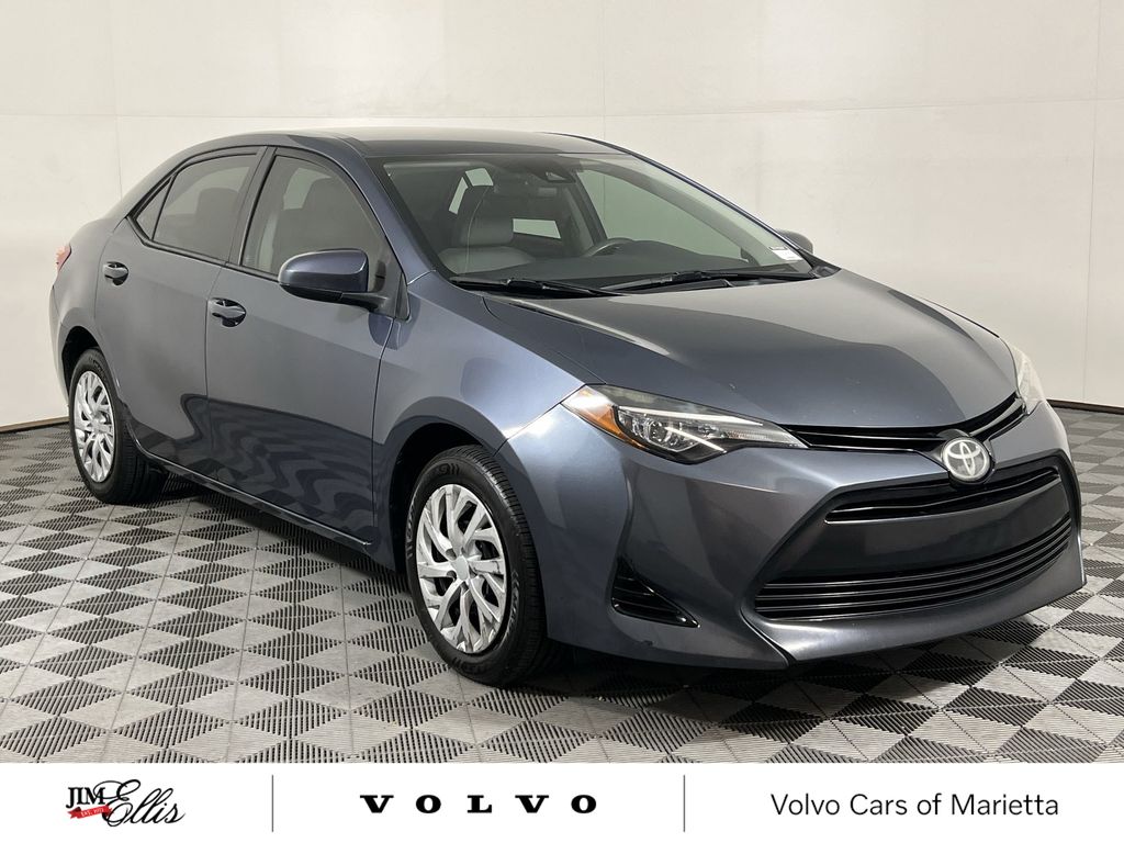 2018 Toyota Corolla L photo 2